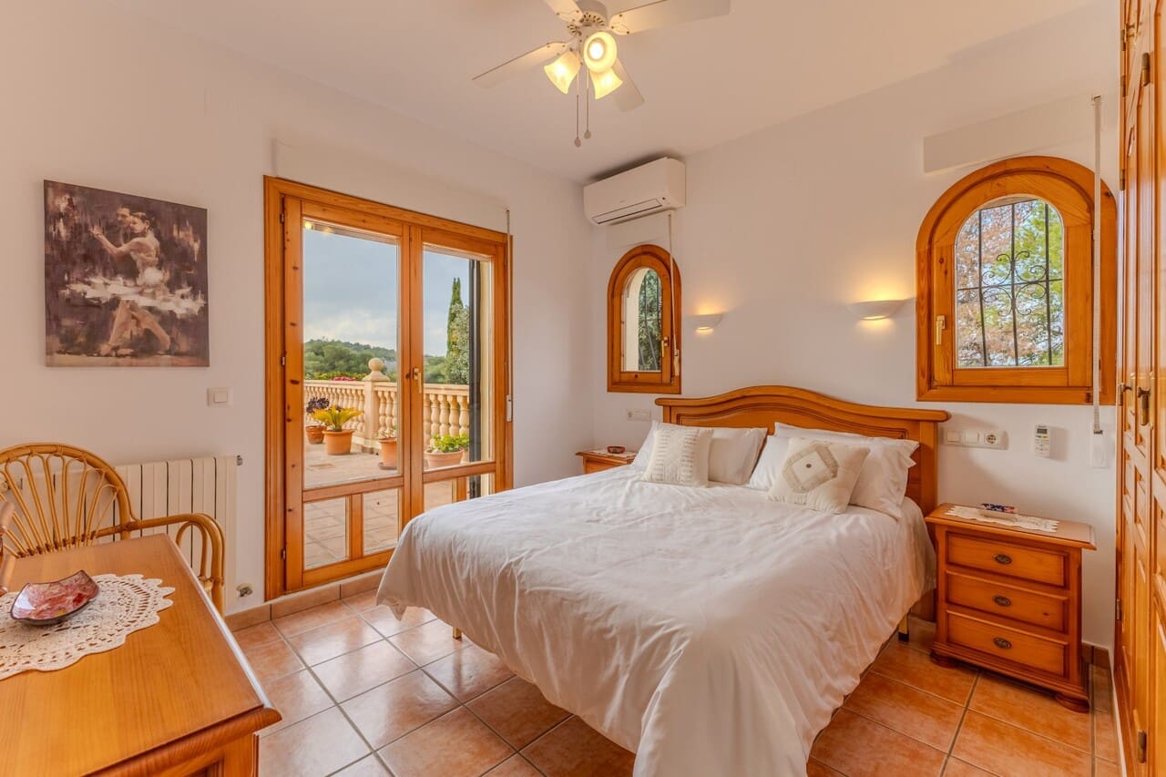 4 bedroom Villa for sale in Javea / Xabia with pool - € 865,000 (Ref: 9449731)