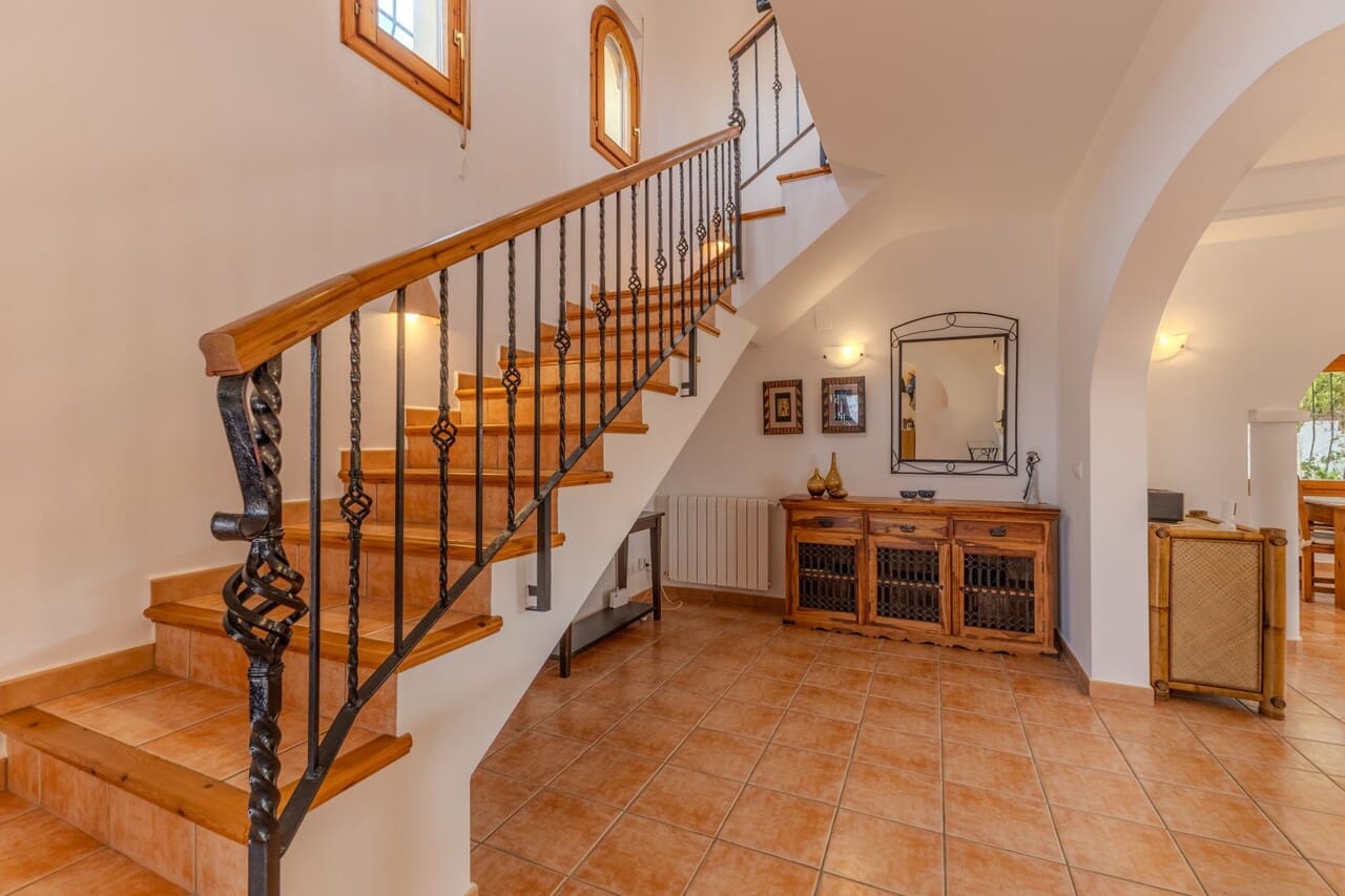 4 bedroom Villa for sale in Javea / Xabia with pool - € 865,000 (Ref: 9449731)