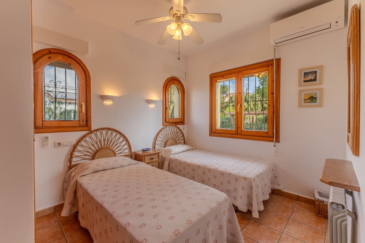 4 bedroom Villa for sale in Javea / Xabia with pool - € 865,000 (Ref: 9449731)