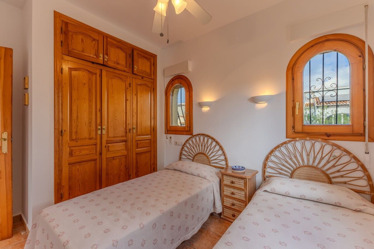 4 bedroom Villa for sale in Javea / Xabia with pool - € 865,000 (Ref: 9449731)