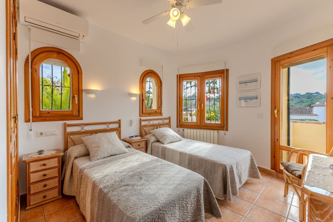 4 bedroom Villa for sale in Javea / Xabia with pool - € 865,000 (Ref: 9449731)