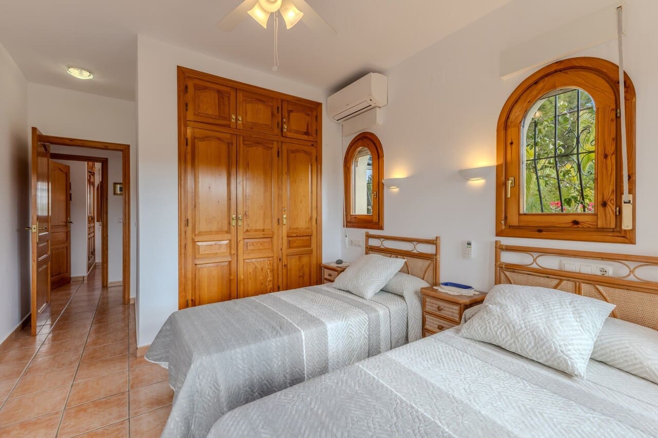 4 bedroom Villa for sale in Javea / Xabia with pool - € 865,000 (Ref: 9449731)