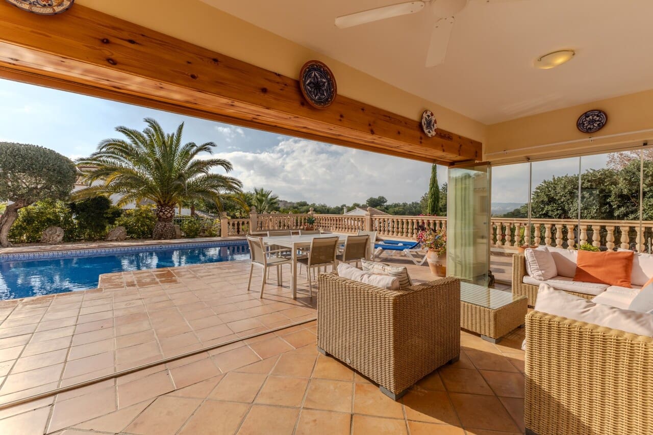 4 bedroom Villa for sale in Javea / Xabia with pool - € 865,000 (Ref: 9449731)
