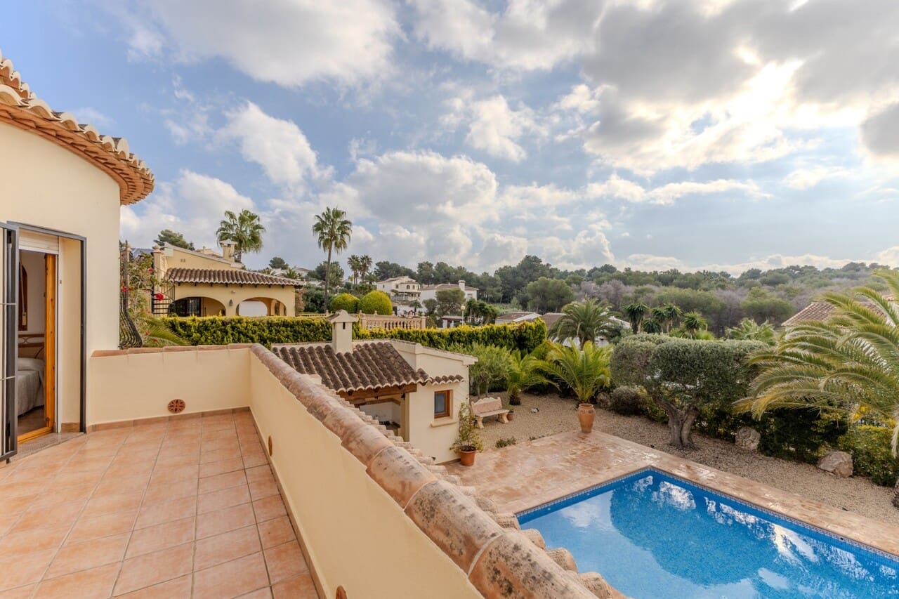 4 bedroom Villa for sale in Javea / Xabia with pool - € 865,000 (Ref: 9449731)