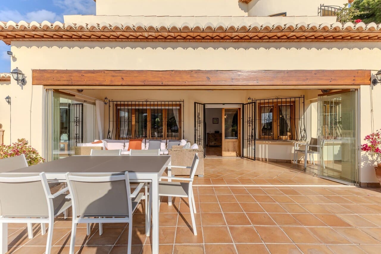 4 bedroom Villa for sale in Javea / Xabia with pool - € 865,000 (Ref: 9449731)