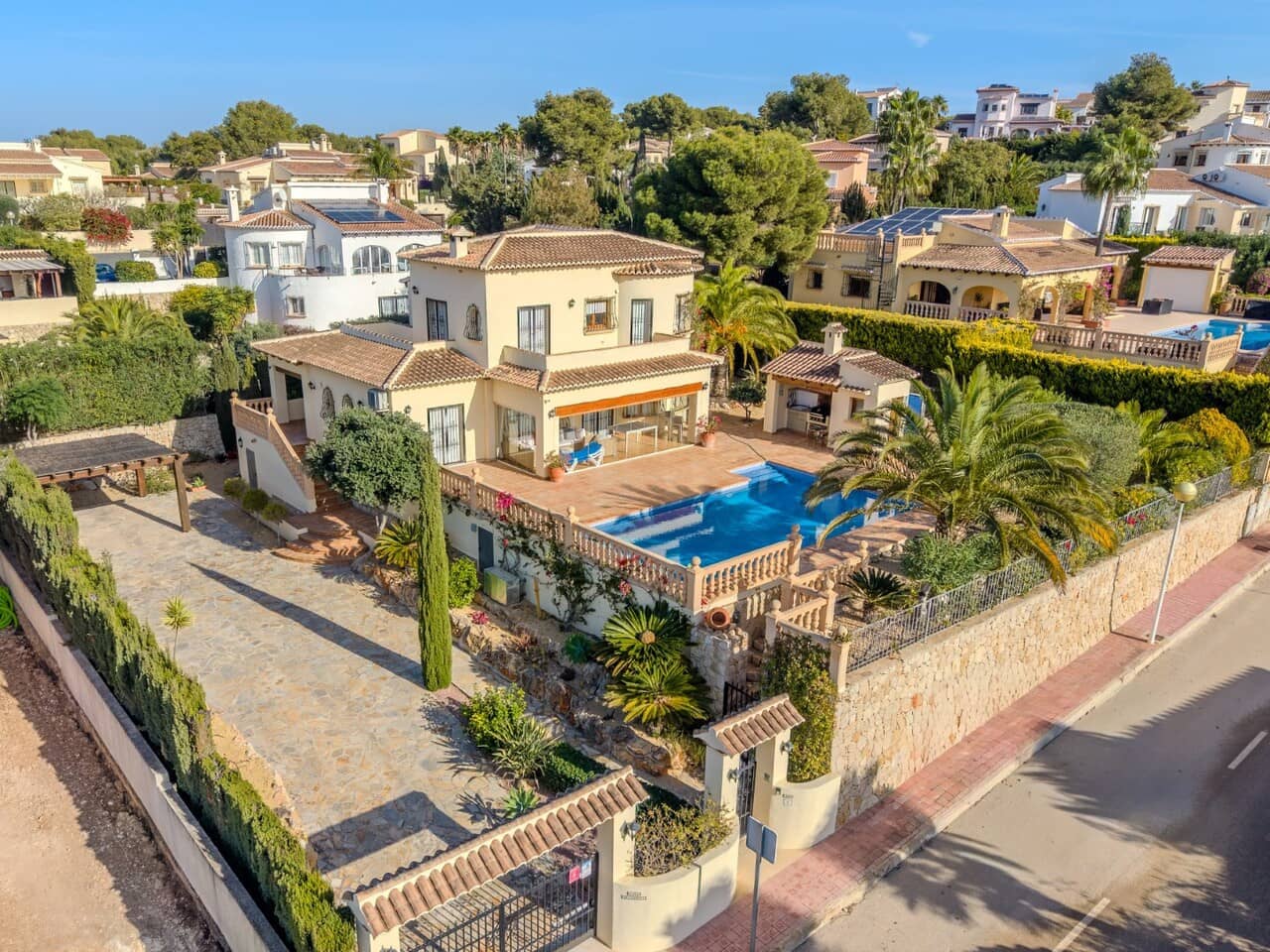 4 bedroom Villa for sale in Javea / Xabia with pool - € 865,000 (Ref: 9449731)