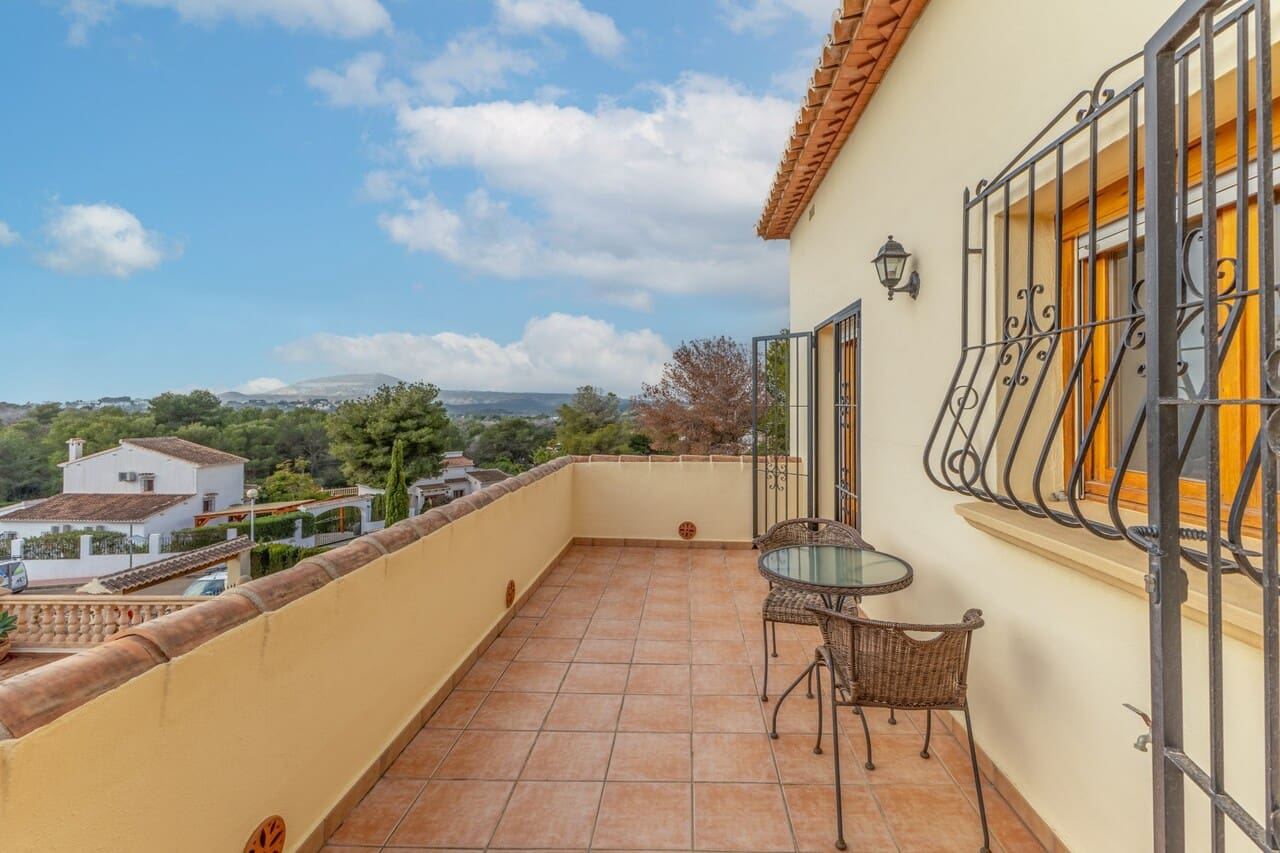 4 bedroom Villa for sale in Javea / Xabia with pool - € 865,000 (Ref: 9449731)