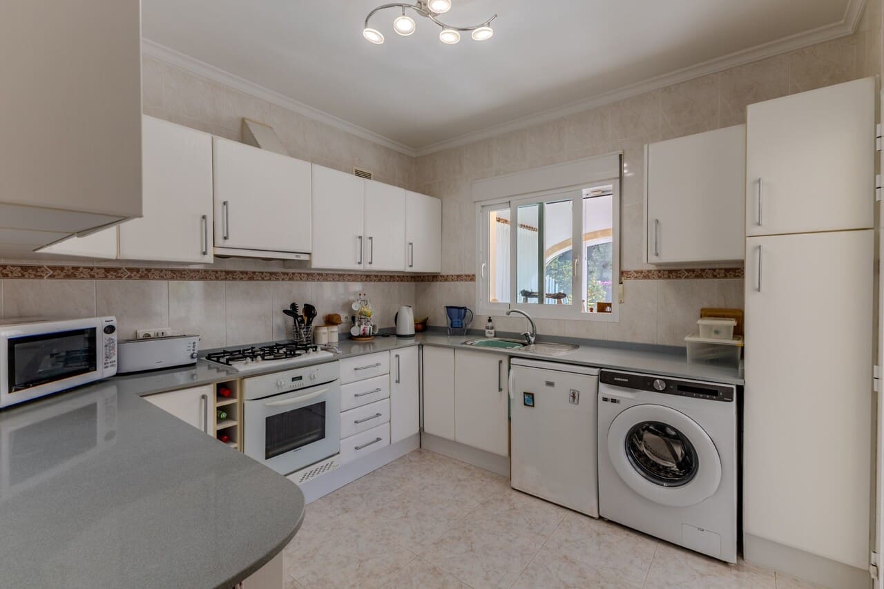 3 makuuhuone Huvila myytävänä paikassa Javea / Xabia mukana uima-altaan 
autotalli - 669 000 € (Ref: 9465916)