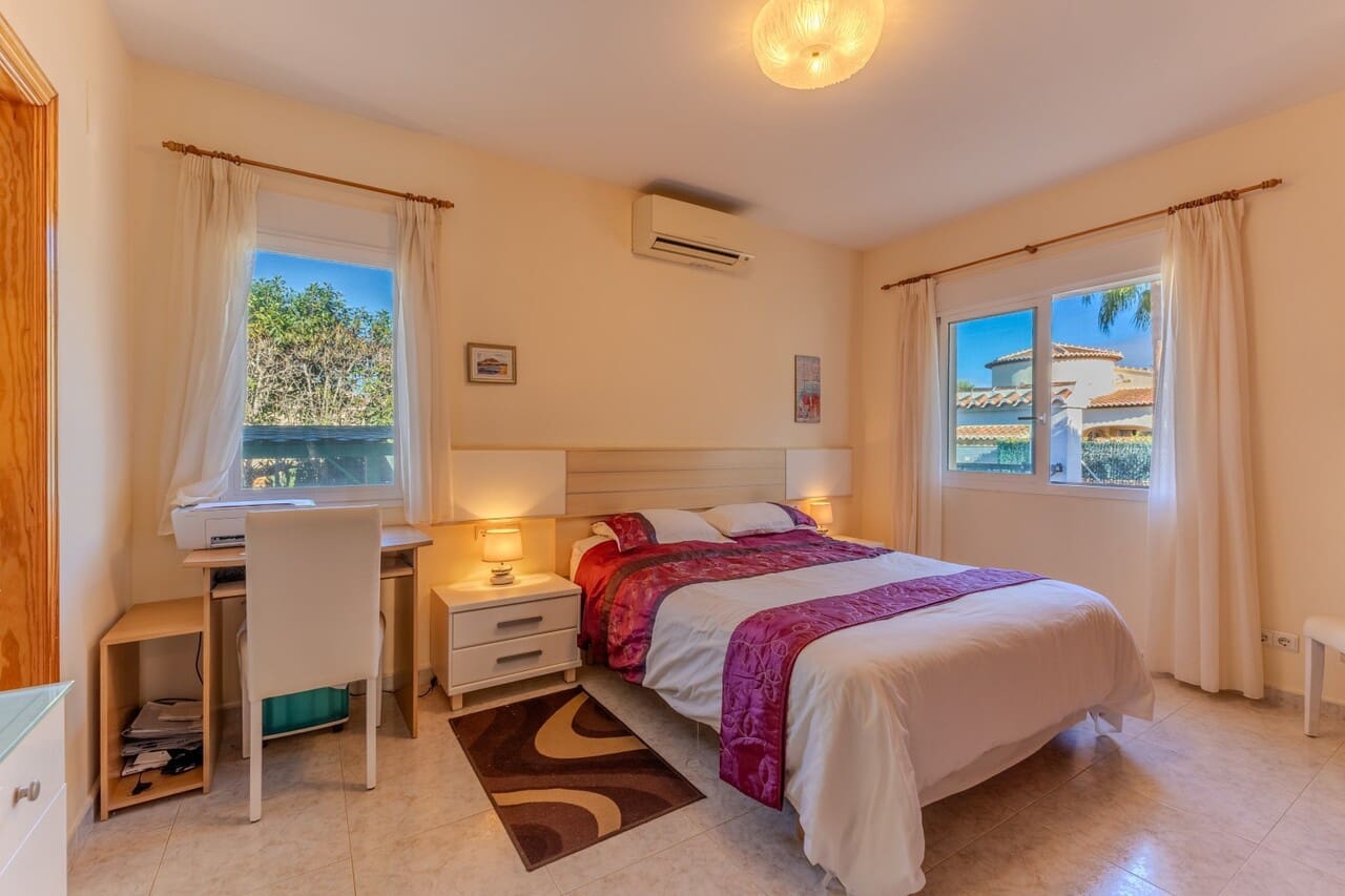 3 makuuhuone Huvila myytävänä paikassa Javea / Xabia mukana uima-altaan 
autotalli - 669 000 € (Ref: 9465916)