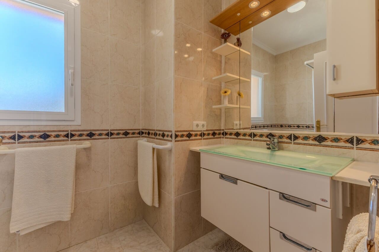 3 makuuhuone Huvila myytävänä paikassa Javea / Xabia mukana uima-altaan 
autotalli - 669 000 € (Ref: 9465916)