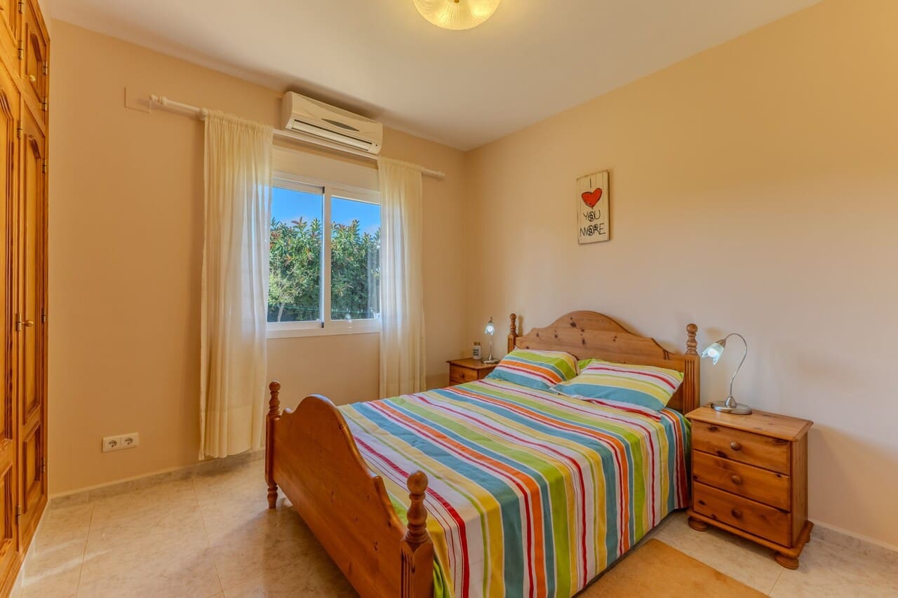 3 makuuhuone Huvila myytävänä paikassa Javea / Xabia mukana uima-altaan 
autotalli - 669 000 € (Ref: 9465916)