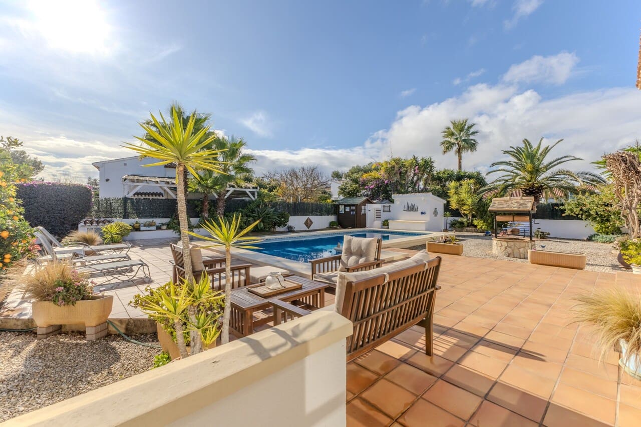 3 makuuhuone Huvila myytävänä paikassa Javea / Xabia mukana uima-altaan 
autotalli - 669 000 € (Ref: 9465916)