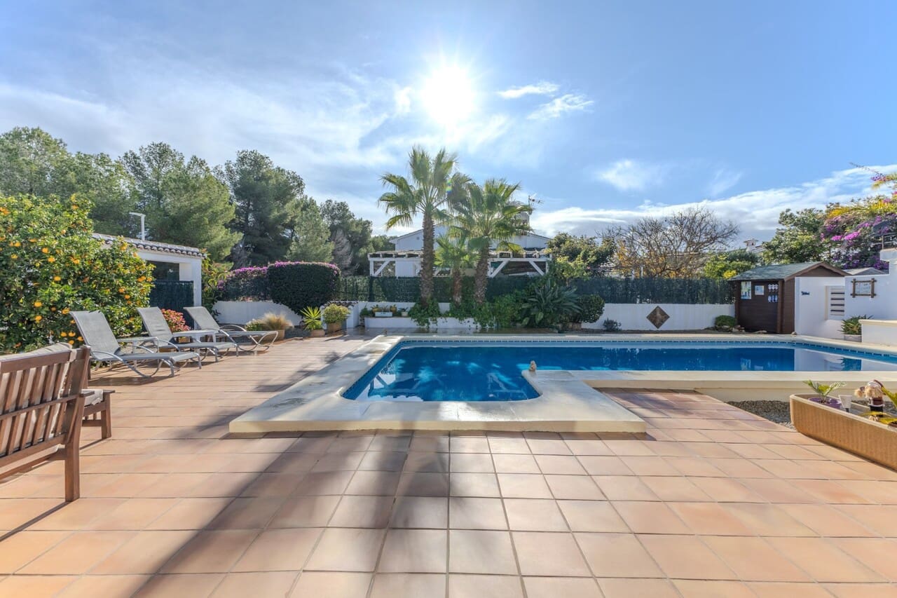 3 makuuhuone Huvila myytävänä paikassa Javea / Xabia mukana uima-altaan 
autotalli - 669 000 € (Ref: 9465916)