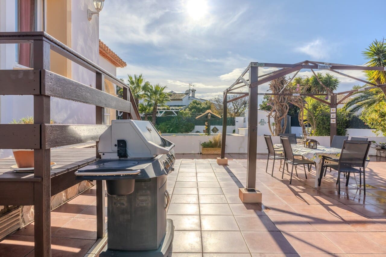 3 makuuhuone Huvila myytävänä paikassa Javea / Xabia mukana uima-altaan 
autotalli - 669 000 € (Ref: 9465916)