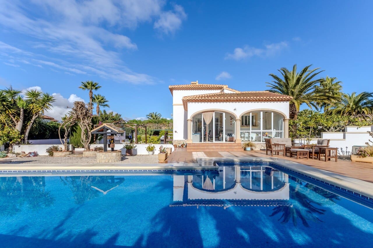 3 makuuhuone Huvila myytävänä paikassa Javea / Xabia mukana uima-altaan 
autotalli - 669 000 € (Ref: 9465916)