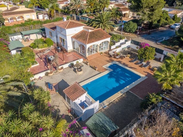 3 makuuhuone Huvila myytävänä paikassa Javea / Xàbia mukana uima-altaan 
autotalli - 669 000 € (Ref: 9465916)