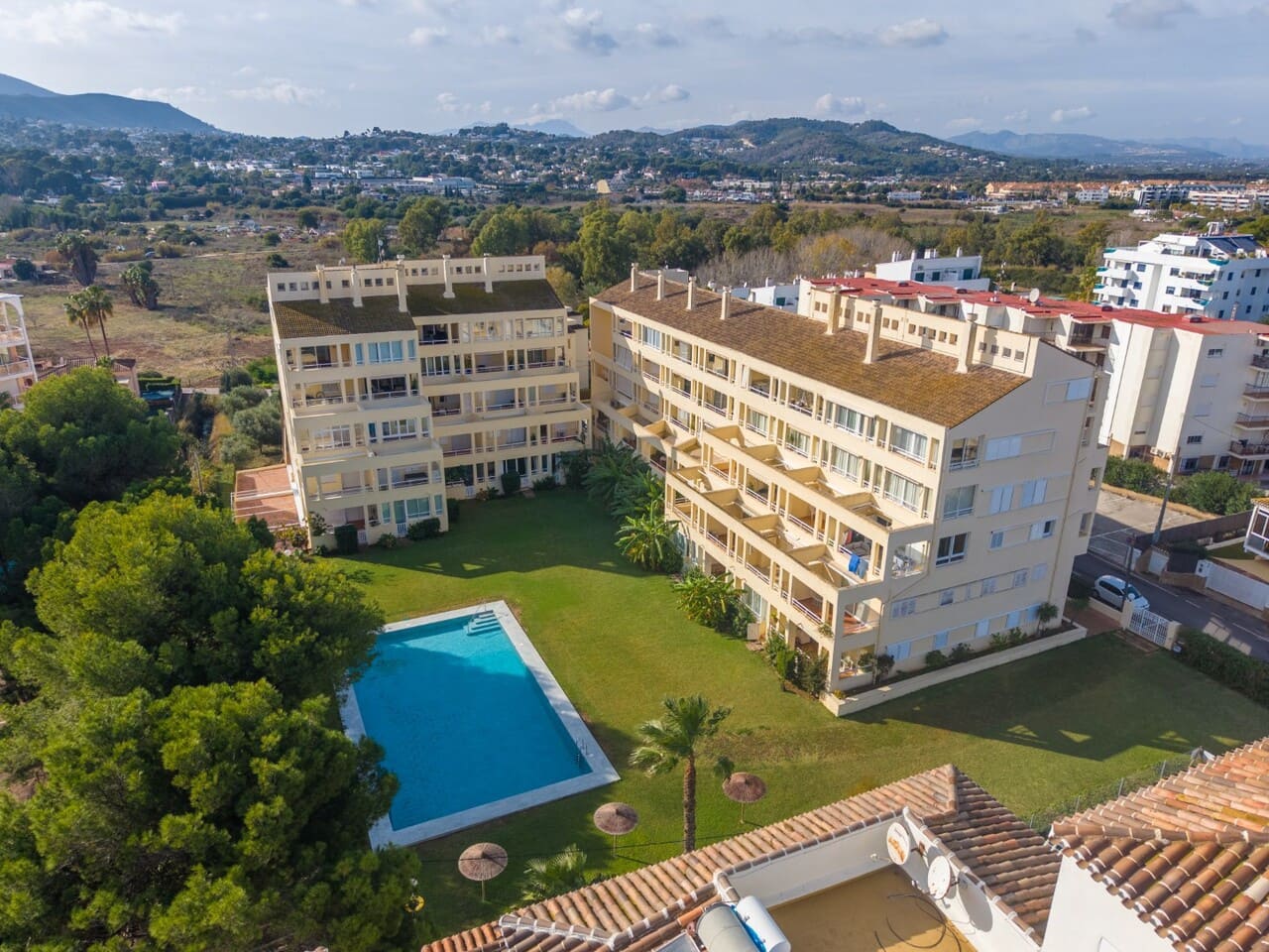 3 makuuhuone Huoneisto myytävänä paikassa Javea / Xabia mukana uima-altaan 
autotalli - 499 000 € (Ref: 9469985)