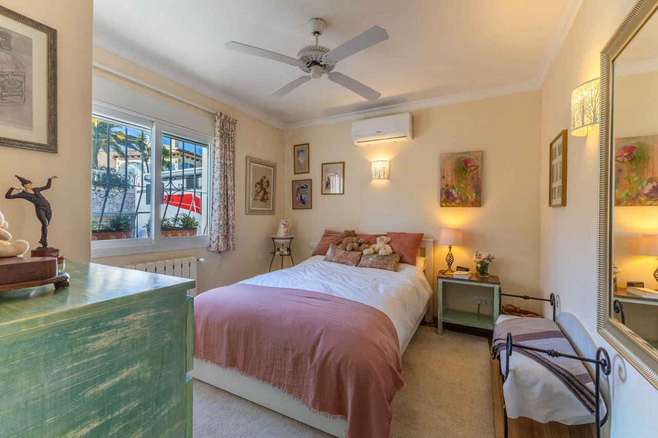 3 bedroom Villa for sale in Benitachell / Benitatxell with pool - € 649,000 (Ref: 9500345)