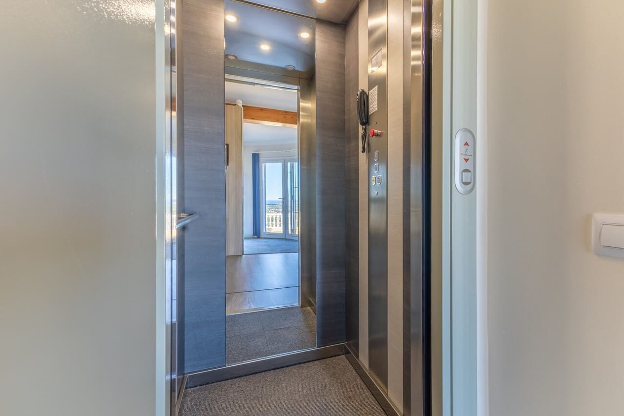 3 bedroom Villa for sale in Benitachell / Benitatxell with pool - € 649,000 (Ref: 9500345)