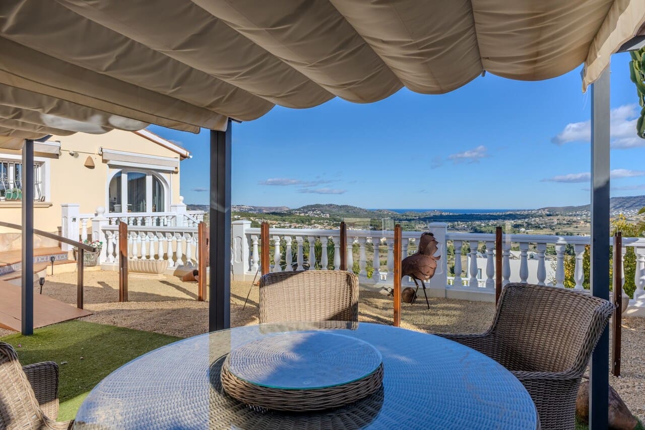 3 bedroom Villa for sale in Benitachell / Benitatxell with pool - € 649,000 (Ref: 9500345)