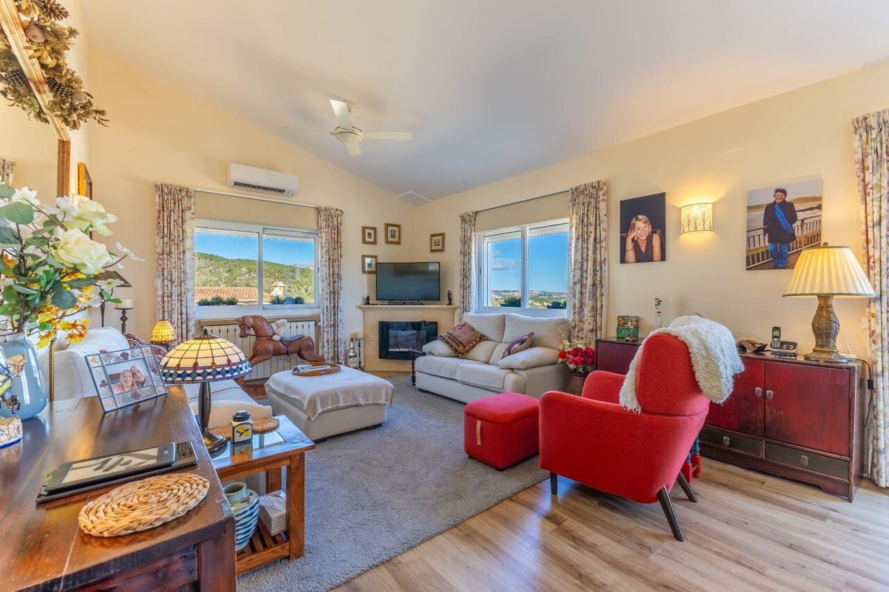 3 bedroom Villa for sale in Benitachell / Benitatxell with pool - € 649,000 (Ref: 9500345)