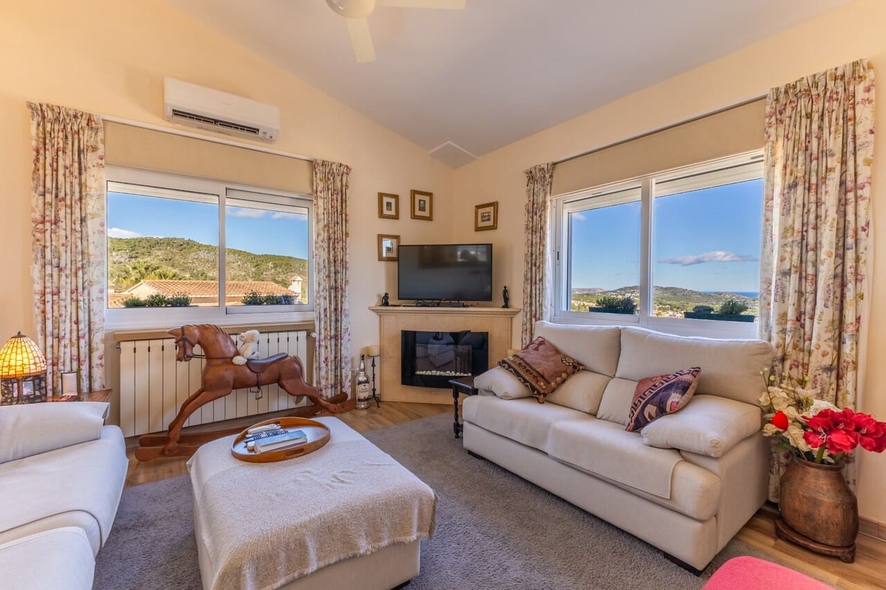 3 bedroom Villa for sale in Benitachell / Benitatxell with pool - € 649,000 (Ref: 9500345)