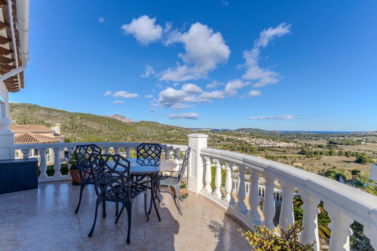 3 bedroom Villa for sale in Benitachell / Benitatxell with pool - € 649,000 (Ref: 9500345)