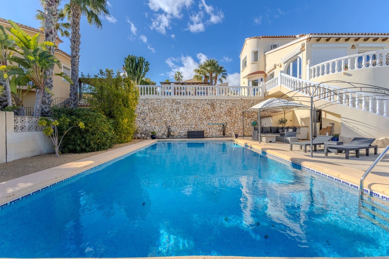 3 bedroom Villa for sale in Benitachell / Benitatxell with pool - € 649,000 (Ref: 9500345)