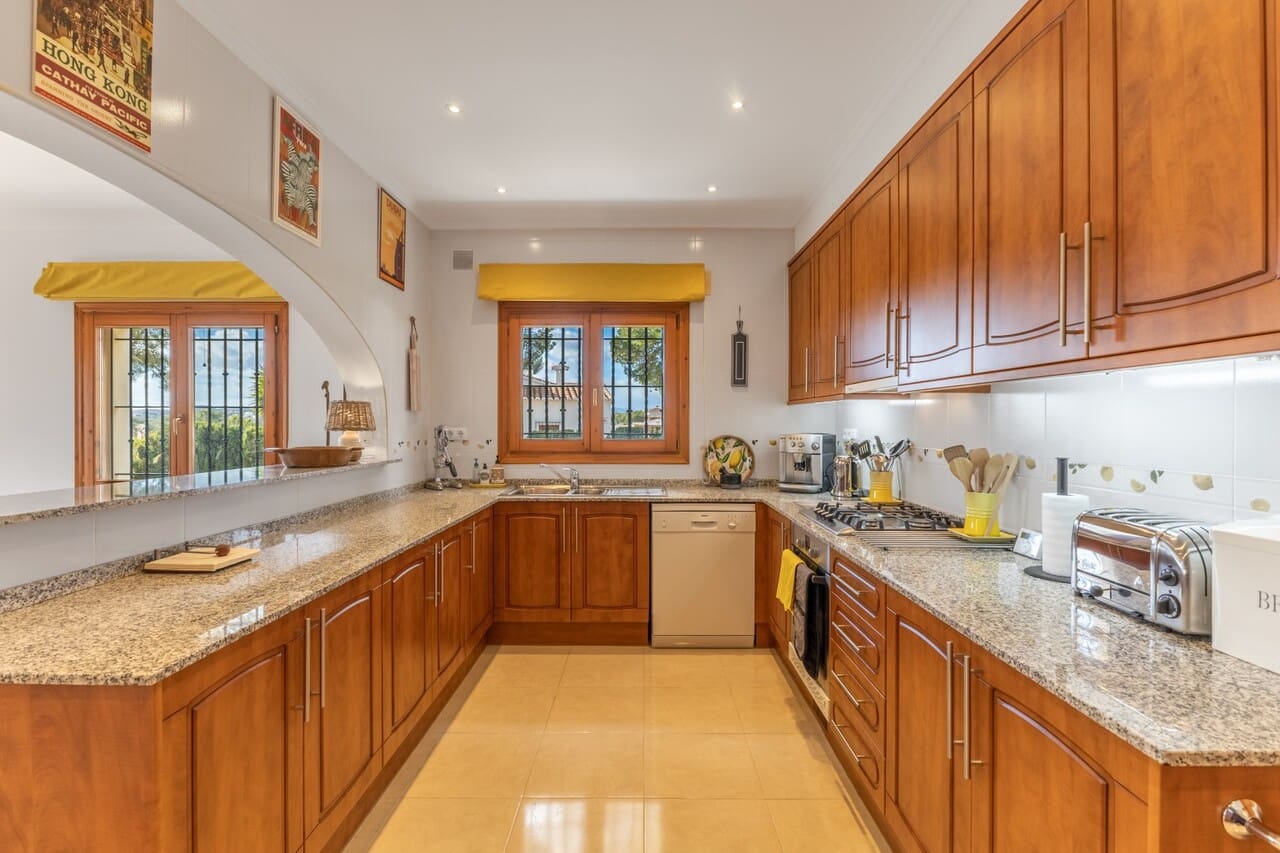 3 soveværelse Villa til salg i Javea / Xabia med swimmingpool - € 725.000 (Ref: 9550066)