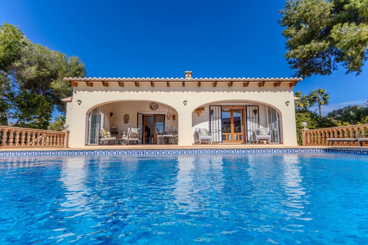 3 soveværelse Villa til salg i Javea / Xabia med swimmingpool - € 725.000 (Ref: 9550066)