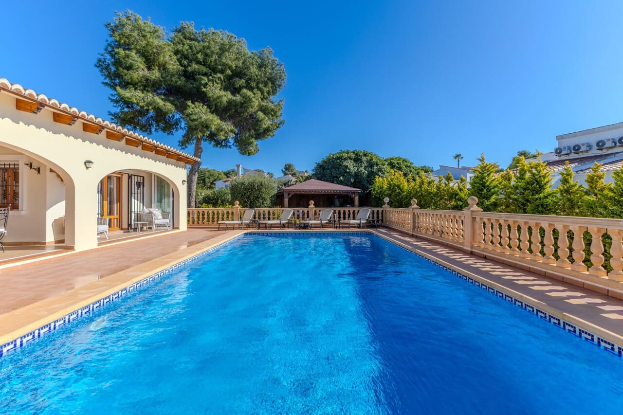 3 soveværelse Villa til salg i Javea / Xabia med swimmingpool - € 725.000 (Ref: 9550066)