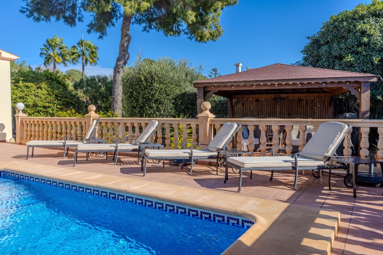 3 soveværelse Villa til salg i Javea / Xabia med swimmingpool - € 725.000 (Ref: 9550066)
