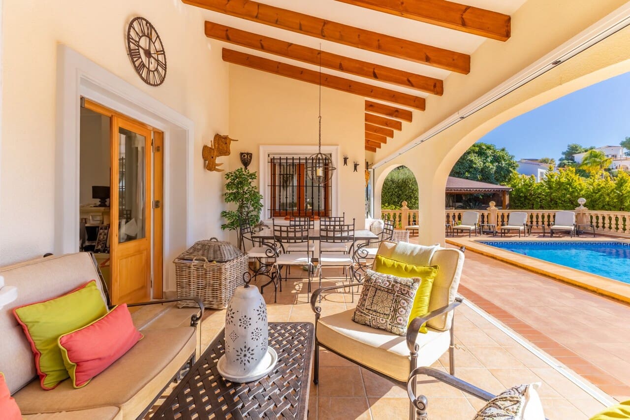 3 soveværelse Villa til salg i Javea / Xabia med swimmingpool - € 725.000 (Ref: 9550066)