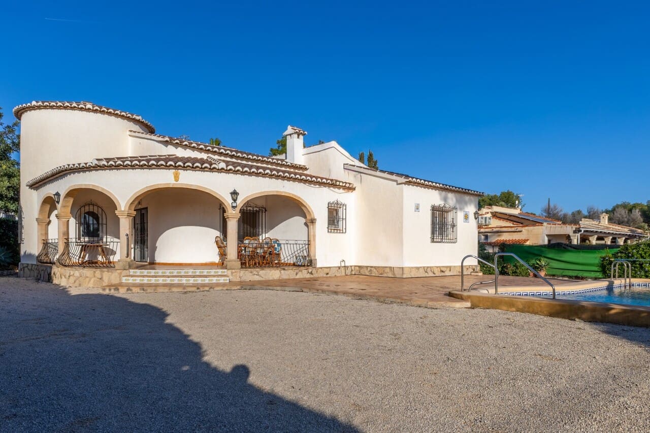 3 sypialnia Willa na sprzedaż w Javea / Xabia z basenem garażem - 580 000 € (Ref: 9569933)