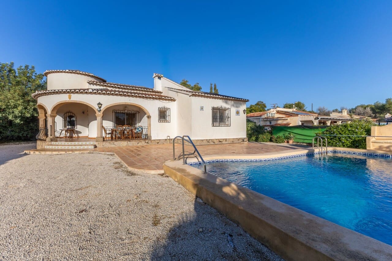 3 sypialnia Willa na sprzedaż w Javea / Xabia z basenem garażem - 580 000 € (Ref: 9569933)