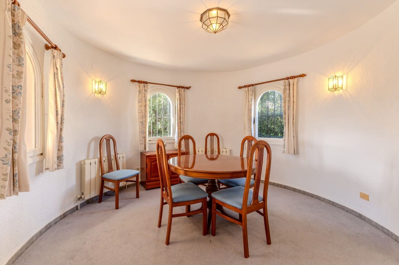 3 sypialnia Willa na sprzedaż w Javea / Xabia z basenem garażem - 580 000 € (Ref: 9569933)