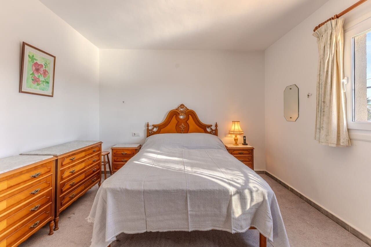 3 sypialnia Willa na sprzedaż w Javea / Xabia z basenem garażem - 580 000 € (Ref: 9569933)