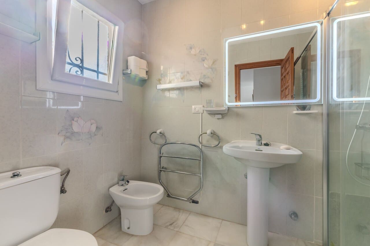 3 sypialnia Willa na sprzedaż w Javea / Xabia z basenem garażem - 580 000 € (Ref: 9569933)