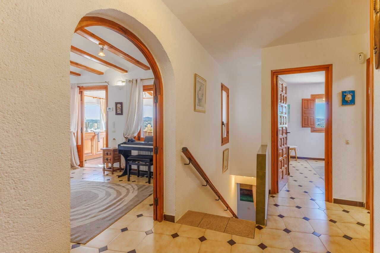 3 chambre Villa/Maison à vendre à Javea / Xabia avec piscine garage - 549 000 € (Ref: 9618445)