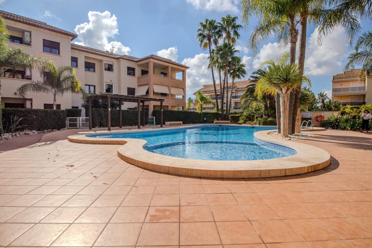 Apartamento de 3 habitaciones en Javea / Xàbia en venta con piscina garaje - 449.000 € (Ref: 9665383)