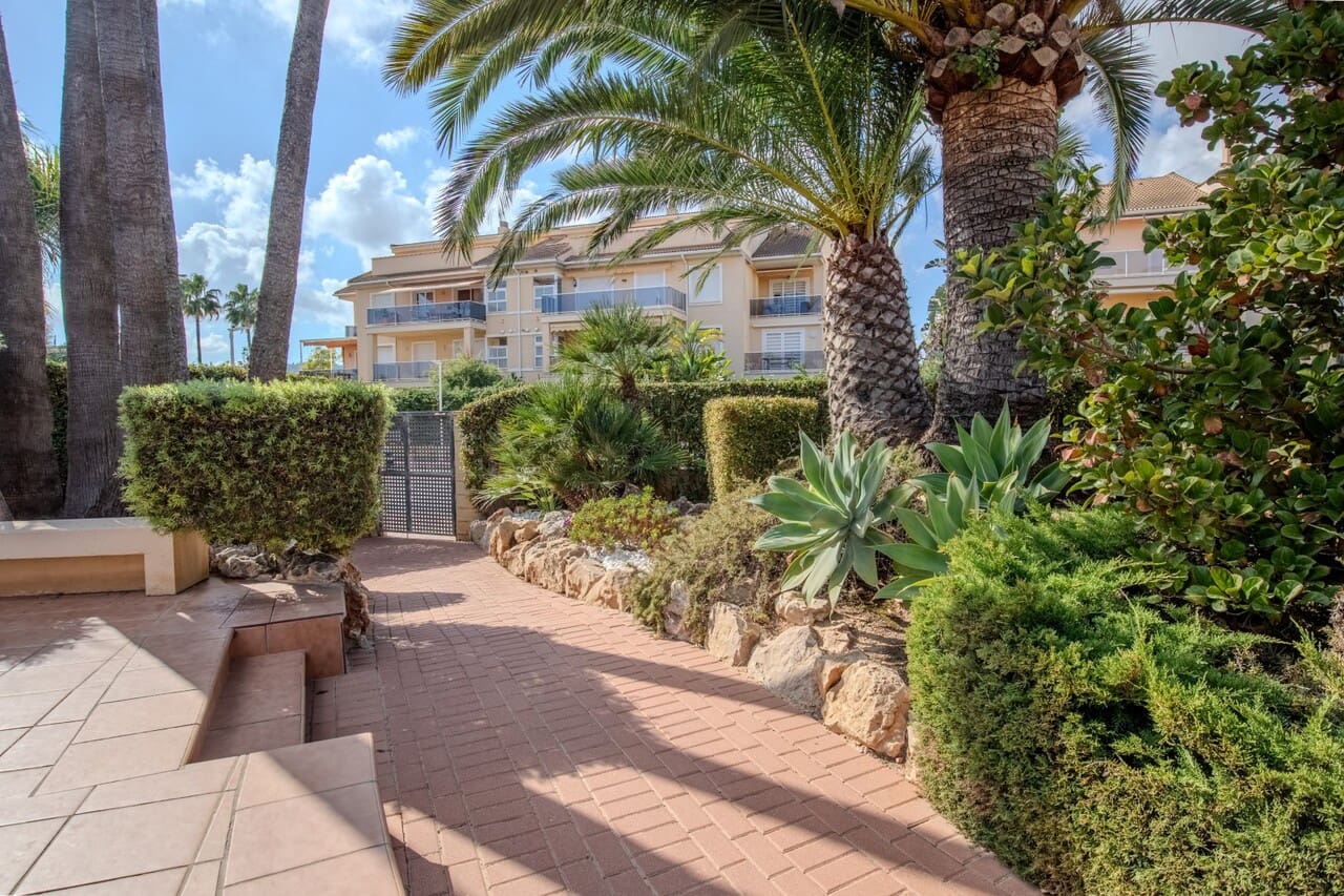 Apartamento de 3 habitaciones en Javea / Xàbia en venta con piscina garaje - 449.000 € (Ref: 9665383)