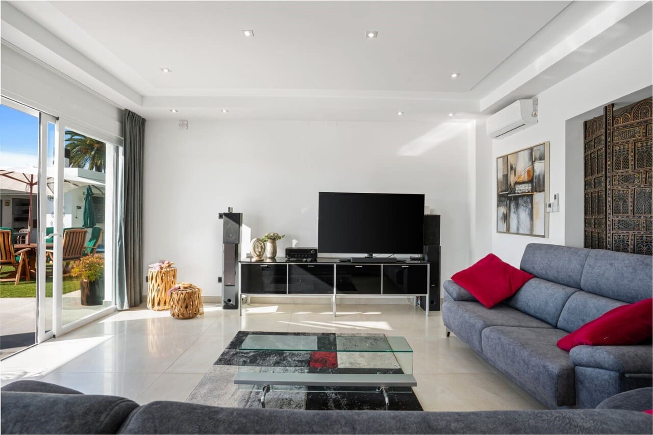 5 makuuhuone Huvila myytävänä paikassa Javea / Xabia mukana uima-altaan - 1 890 000 € (Ref: 9665384)