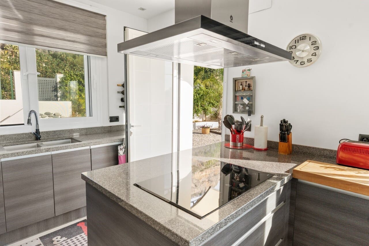 5 makuuhuone Huvila myytävänä paikassa Javea / Xabia mukana uima-altaan - 1 890 000 € (Ref: 9665384)