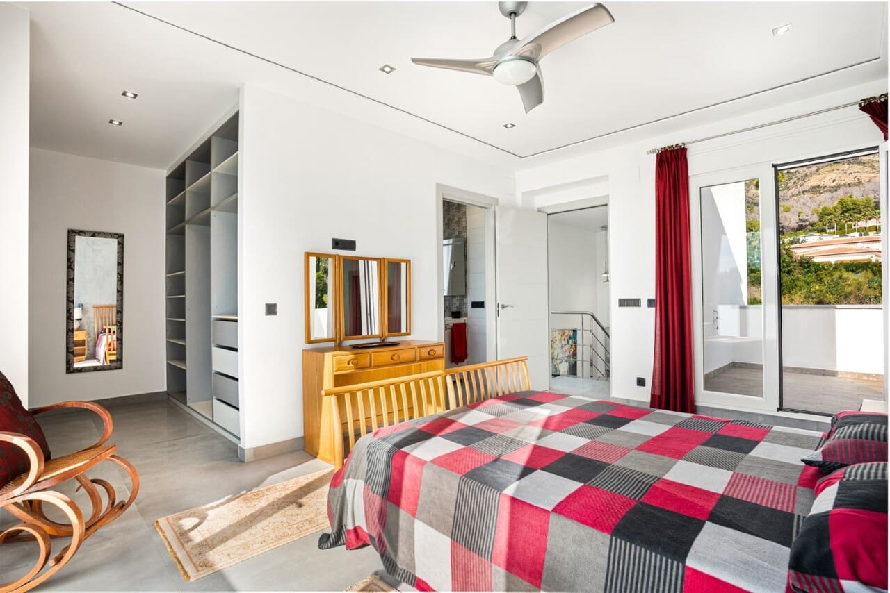 5 makuuhuone Huvila myytävänä paikassa Javea / Xabia mukana uima-altaan - 1 890 000 € (Ref: 9665384)