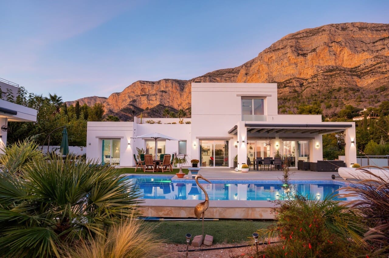 5 bedroom Villa for sale in Javea / Xabia with pool - € 1,890,000 (Ref: 9665384)