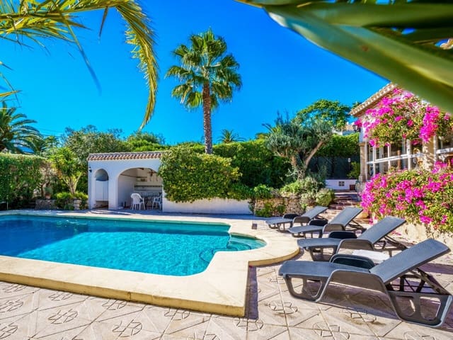 4 soveværelse Villa til salg i Javea / Xàbia med swimmingpool - € 649.000 (Ref: 9715444)