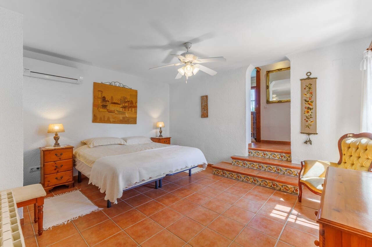 4 bedroom Villa for sale in Javea / Xabia with pool - € 649,000 (Ref: 9715444)