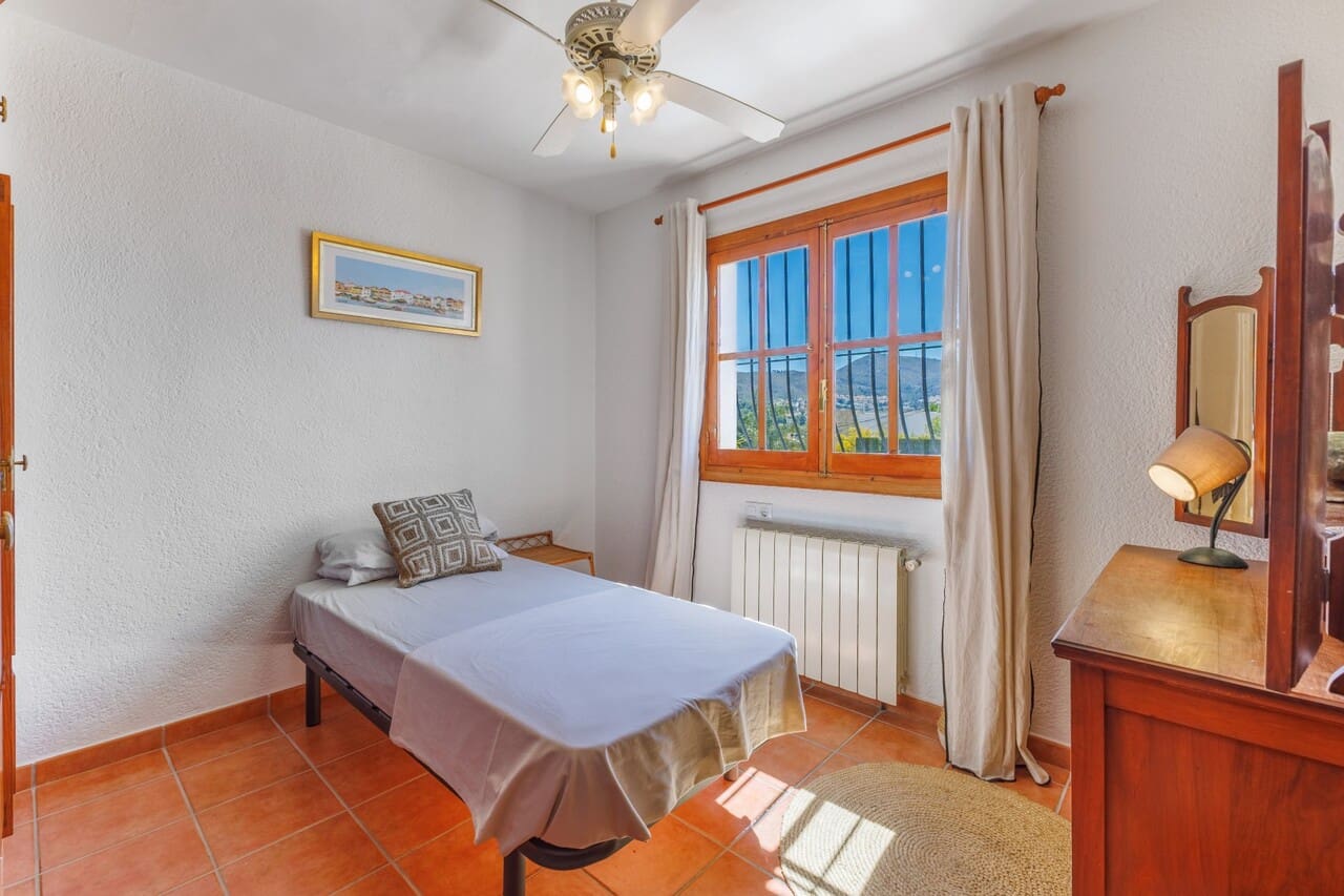 4 bedroom Villa for sale in Javea / Xabia with pool - € 649,000 (Ref: 9715444)