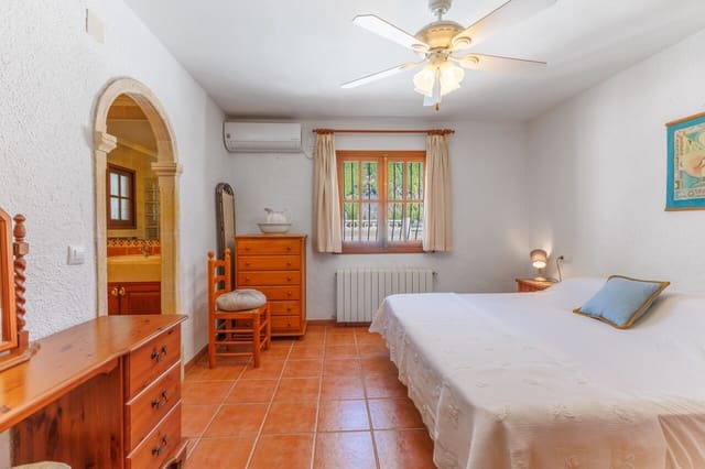 4 soveværelse Villa til salg i Javea / Xàbia med swimmingpool - € 649.000 (Ref: 9715444)