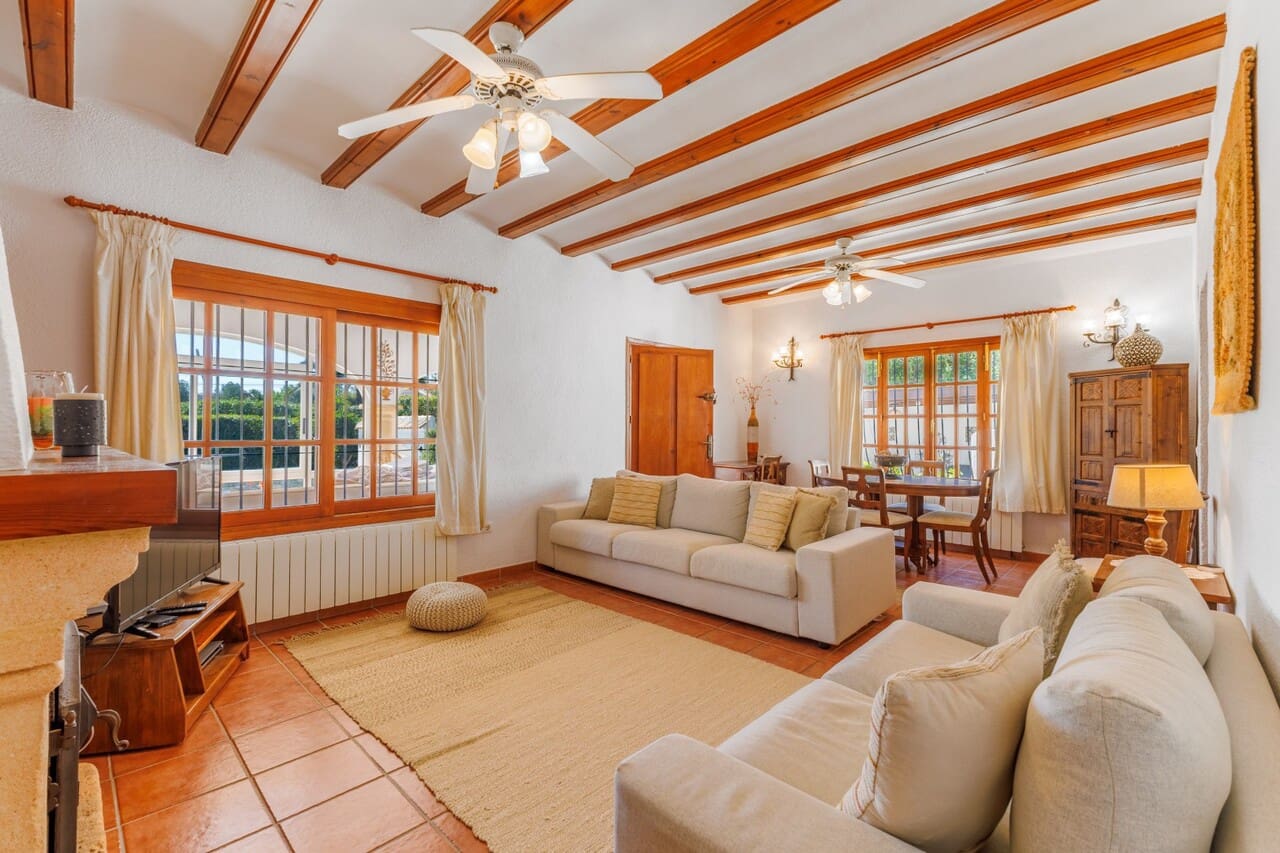 4 bedroom Villa for sale in Javea / Xabia with pool - € 649,000 (Ref: 9715444)